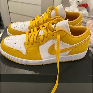 men’s jordan 1 lows yellow/white